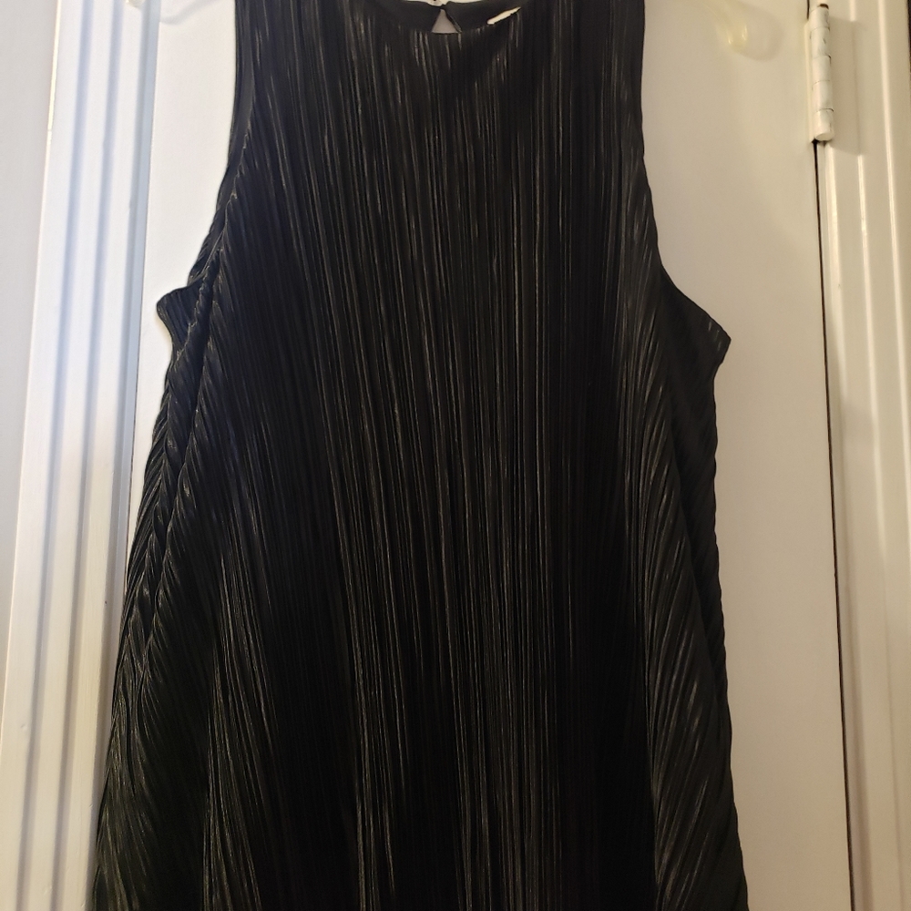 Sleeveless blouse
